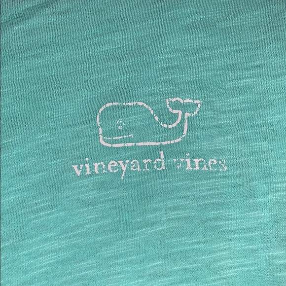 2/$35! Women’s Vineyard Vines T-shirt - Picture 2 of 6